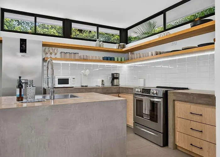 Ferienhaus Modern Pool Nature &