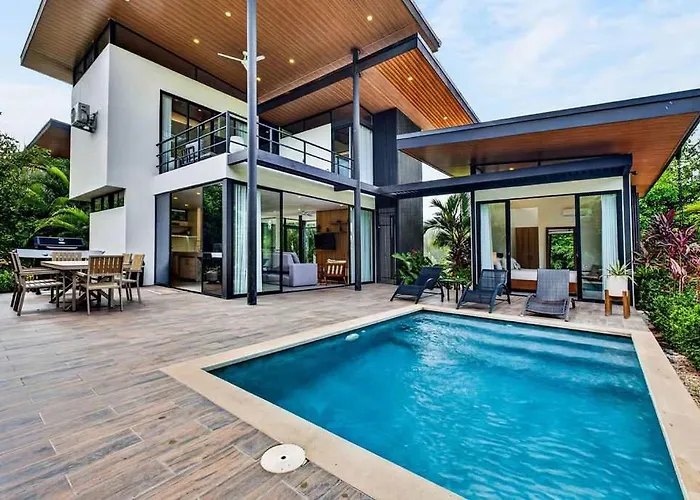 Ferienhaus Modern Pool Nature &