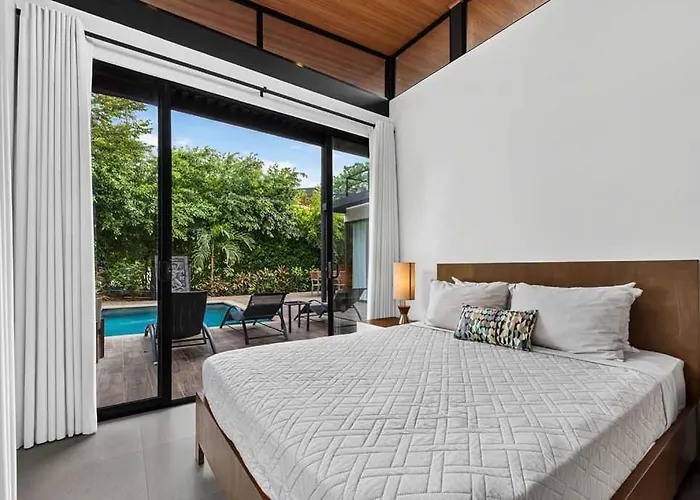 Ferienhaus Modern Pool Nature &