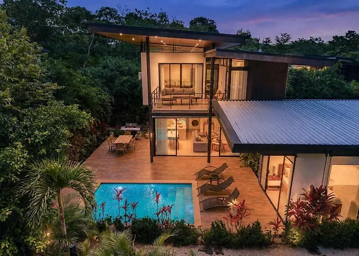 Modern Pool Nature & *